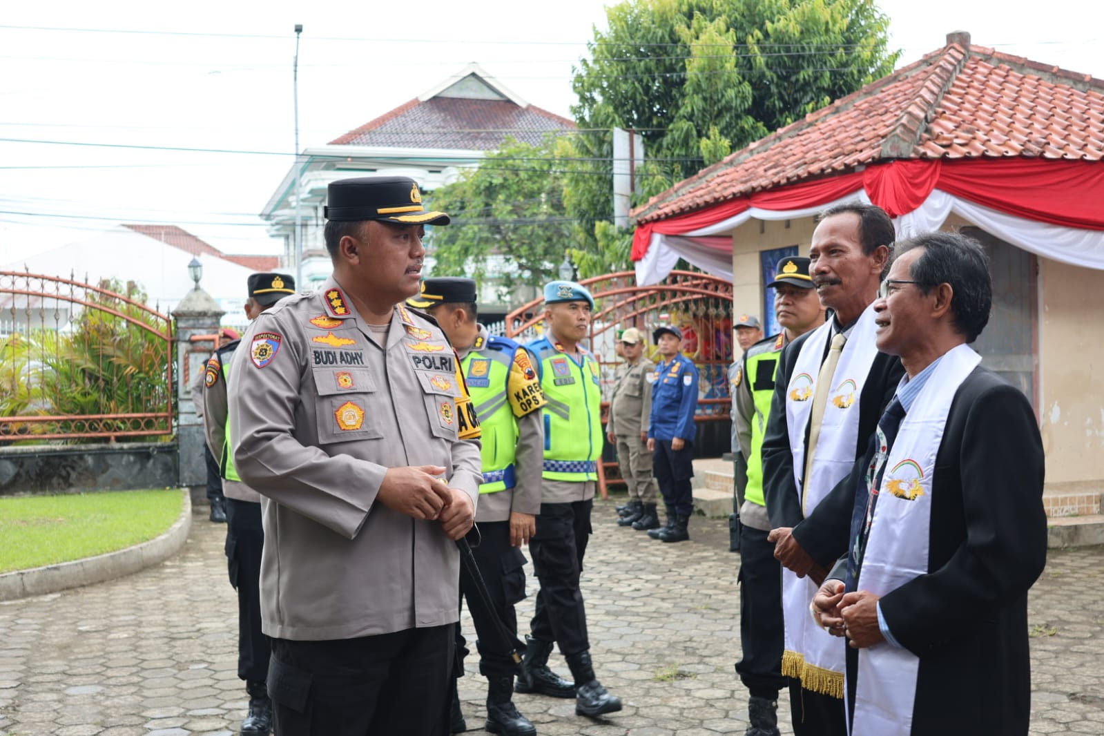 Pastikan Aman dan Kondusif, Polresta Cilacap Cek Sejumlah Gereja Saat Natal Tahun 2025