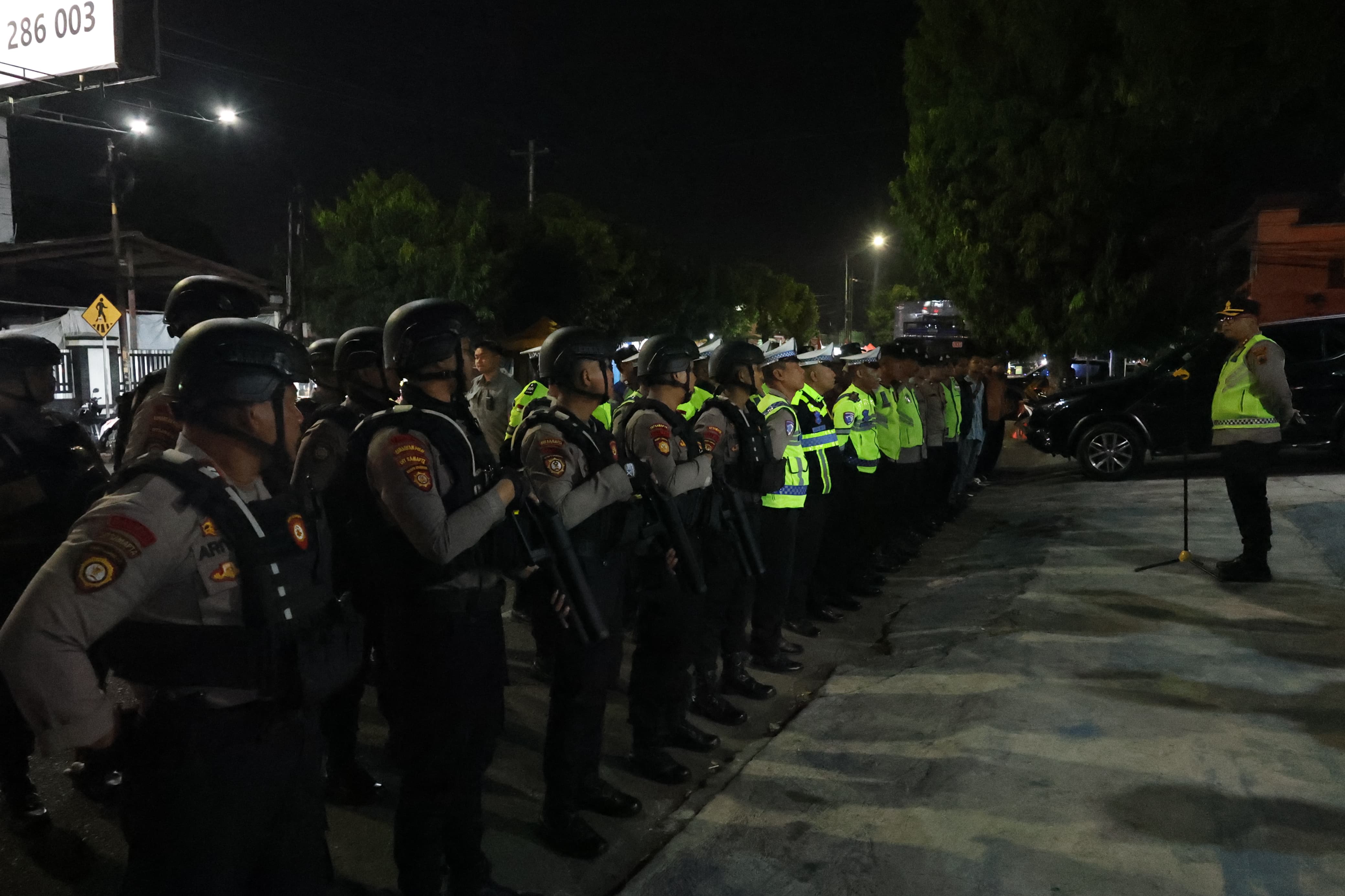 Polisi Hadir di Tengah Warga, Polresta Cilacap Gelar Patroli Malam Cegah Tawuran