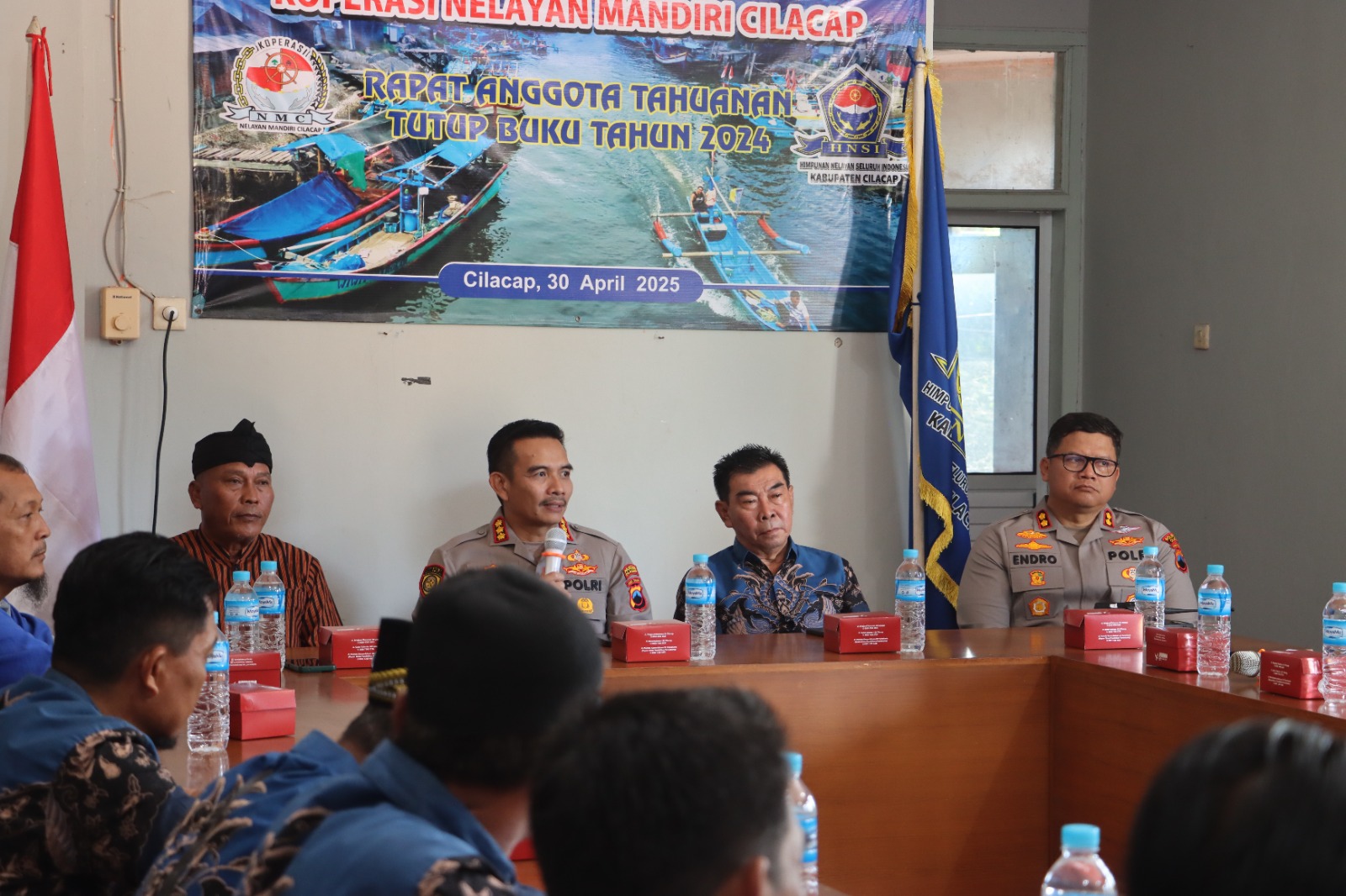 Kapolresta Cilacap Perkuat Silaturahmi dengan Nelayan, Dorong Sinergi Jaga Kamtibmas