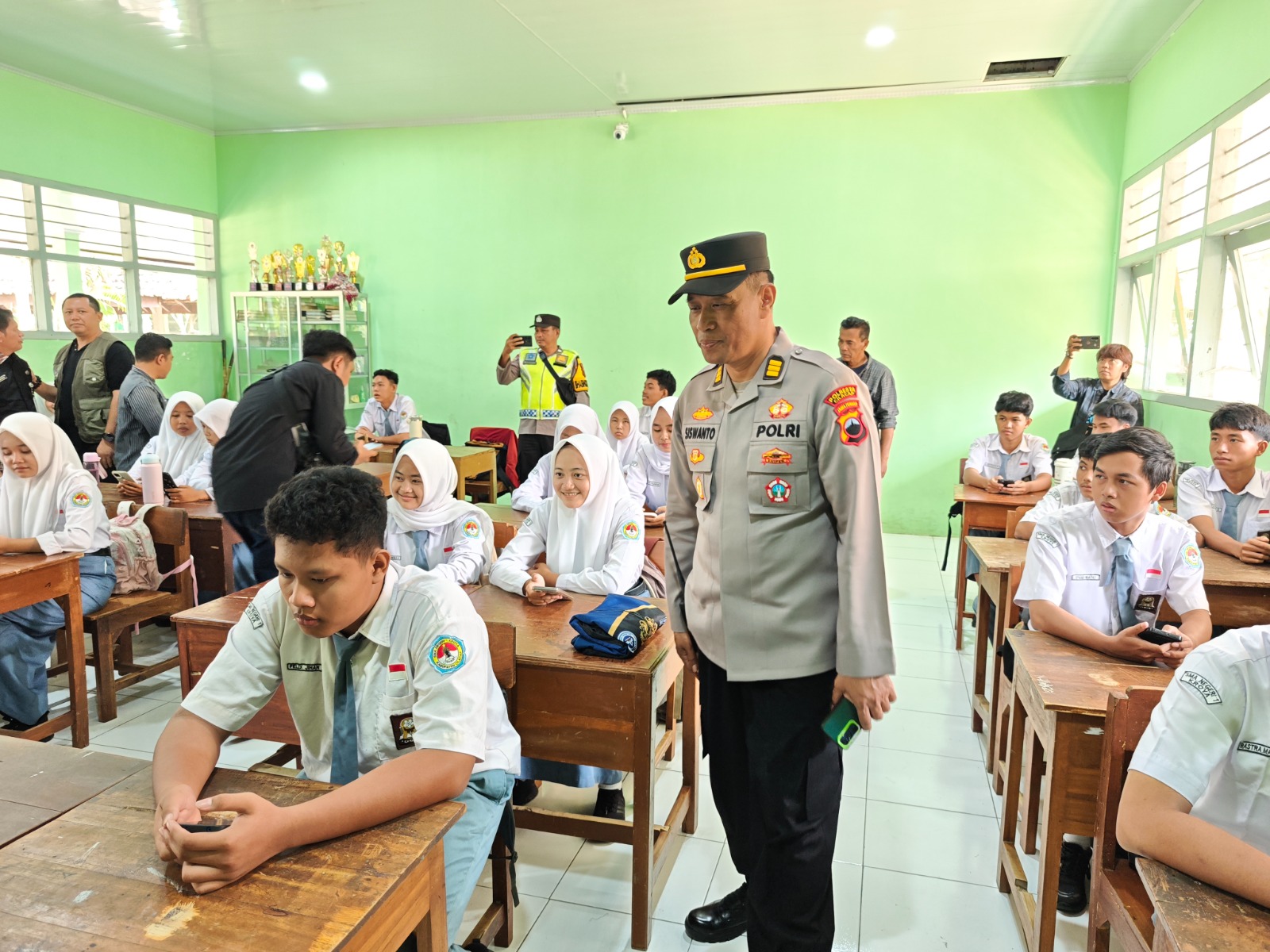 Polresta Cilacap Sosialisasikan Paham AI kepada Pelajar SMA Negeri 1 Kroya